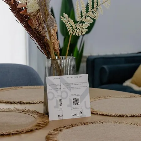 Your Luxury Getaway In Downtown Apartament