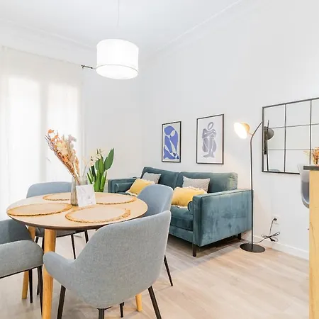 Your Luxury Getaway In Downtown Apartament