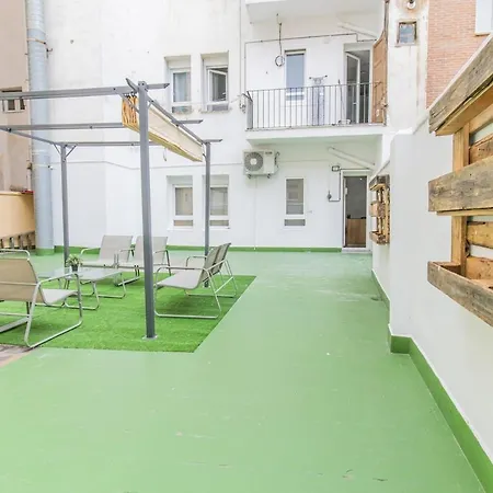 Your Luxury Getaway In Downtown Apartament